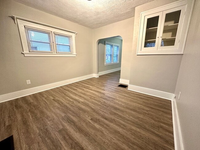 Photo - 4017 Corinth Blvd