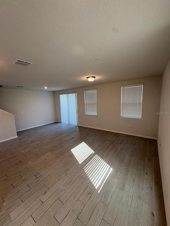 Photo - 2065 Milkweed St