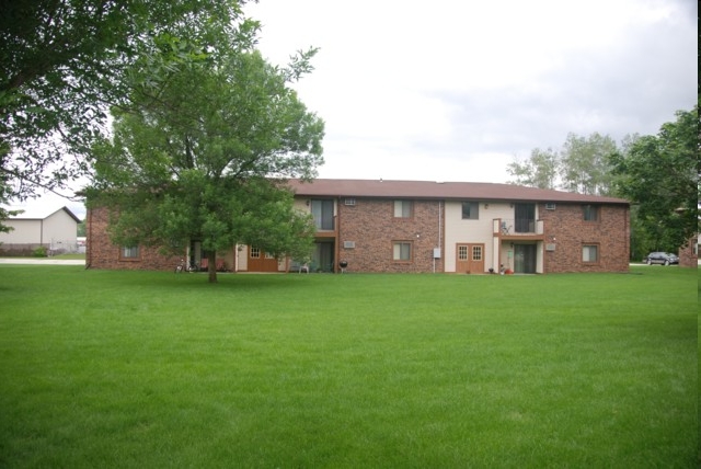 Moraine Court - Moraine Court Apartments