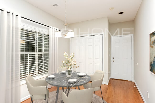 Photo - 210 Foster Trace Dr