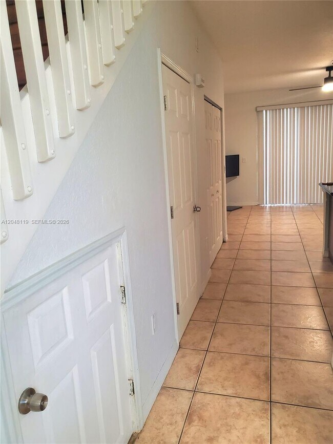 7834 Catalina Cir