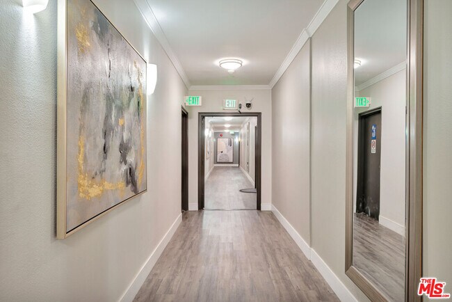 Photo - 1727 S Bentley Ave Unit 205