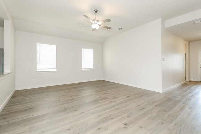 Photo - 1508 Harvester Dr