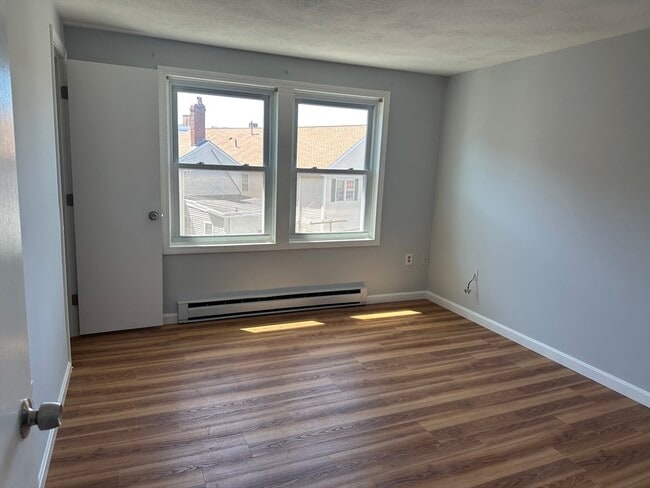 Photo - 135 Charles St