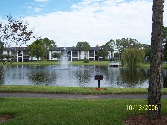 Building Photo - 952 Courtyard Ln