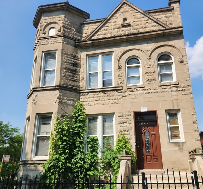 Building Photo - 1256 S Avers Ave Rental
