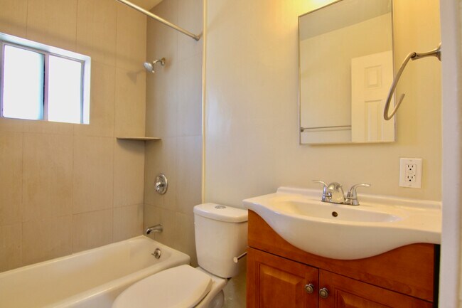 Photo - 3345 Del Mar Ave Unit 4