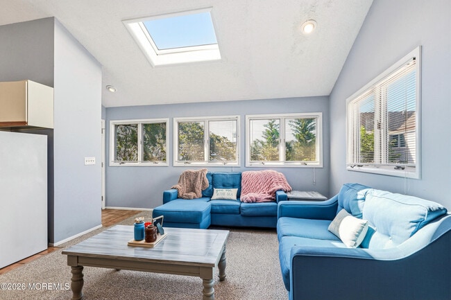 28 Waterview Way Unit Upstairs