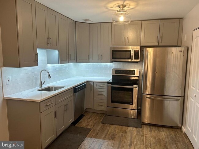 Photo - 1805 Westwind Way