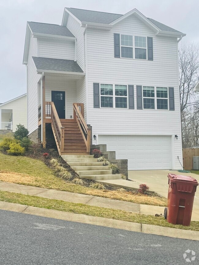 Building Photo - 176 Ridge Pointe Dr Rental