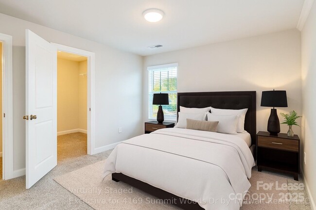 Photo - 4159 Smt Wds Dr