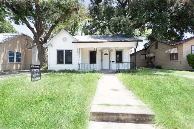 Building Photo - 834 Cottonwood Ave Rental