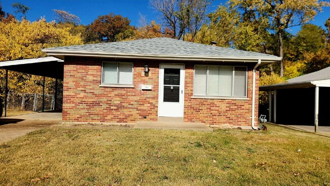 Building Photo - Delightful 3-Bedroom, 2-Bath Haven in St. ...