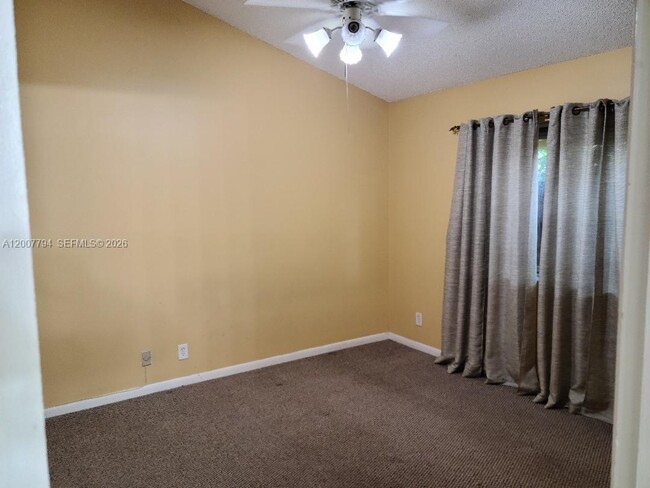 Photo - 1954 Windsor Dr Unit 1954