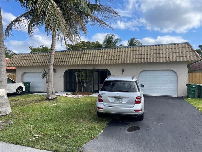 Photo - 7902 NW 70th Ct