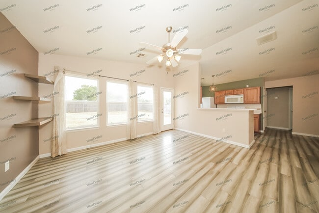Photo - 900 SW 156th St