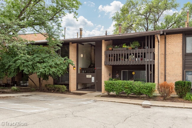 Building Photo - 6147 Knoll Wood Ct Unit 204