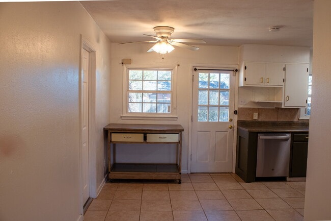 Photo - 3 bedroom 2 Bathroom.