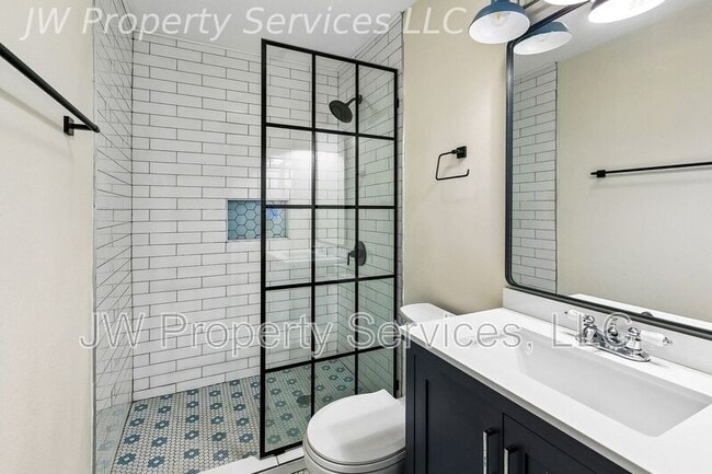 Photo - 5225 Magazine St