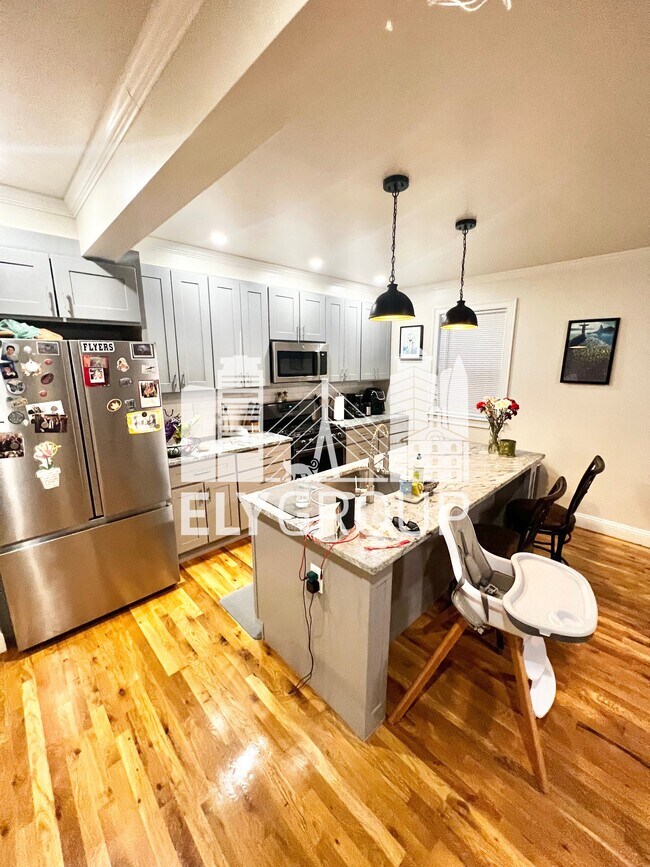 Photo - 60 Golden Ave Unit 1