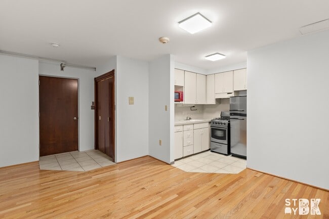 8-10 Clark Street - 8-10 Clark Street Apartment Unit 5B