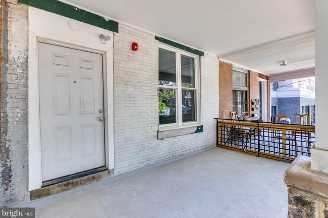 Building Photo - 4220 Baltimore Ave Unit 4