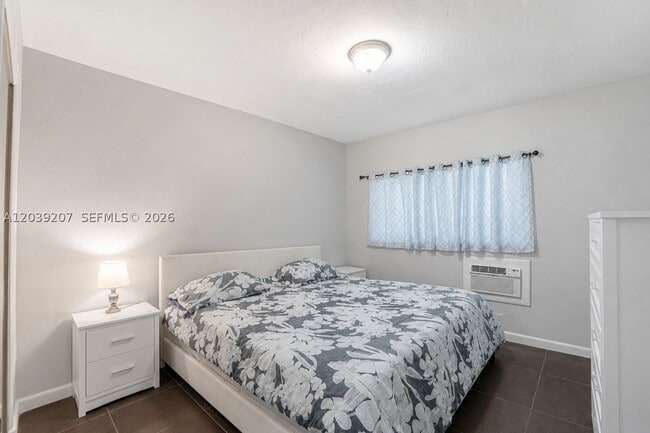 521 NE 82nd St Unit 3