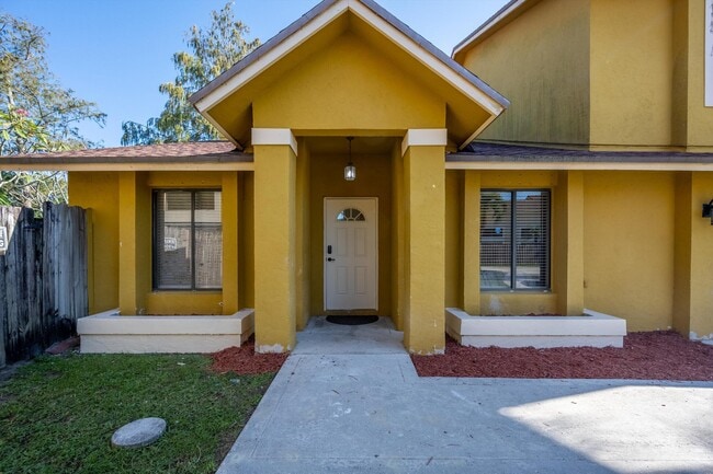 Building Photo - 13745 Yarmouth Dr Rental