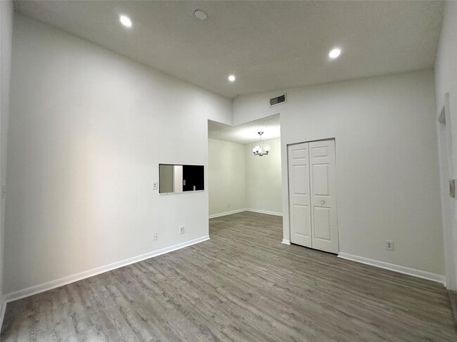 Photo - 641 Cypress Lake Blvd Unidad K18