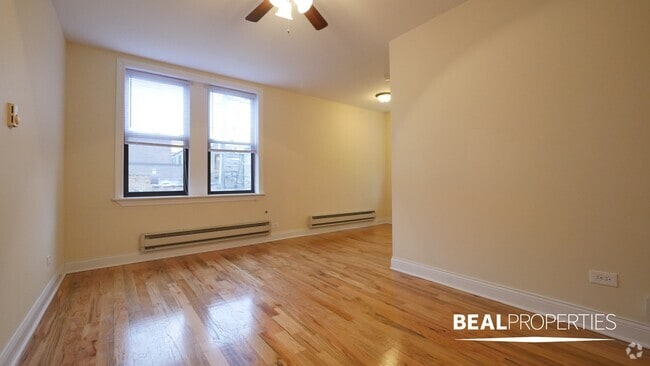 Building Photo - 818 W Diversey Pkwy Unit Studio Rental