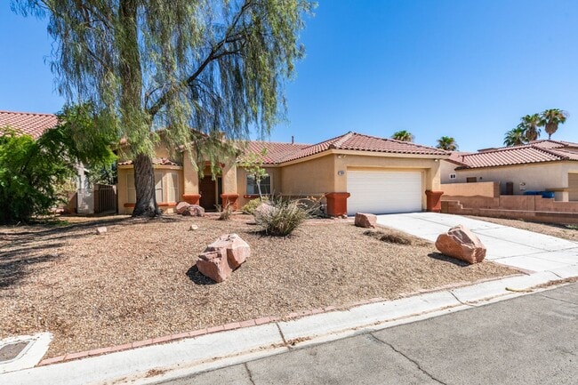 Photo - Charming Single-Story Home with Spa & Covered Patio Near Spencer & Wigwam in Las Vegas