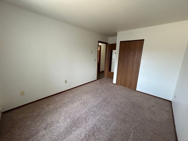 Photo - Prairie Village Apartments