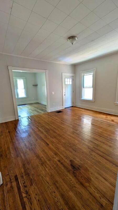 Photo - 227 Hamilton St