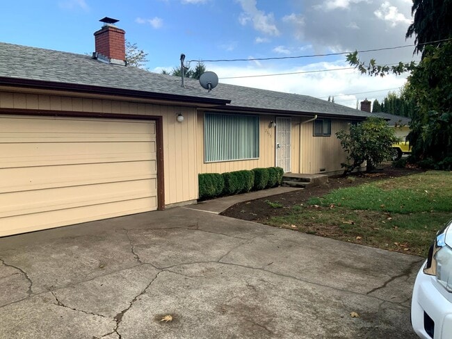 Building Photo - 2755 Kalmia St