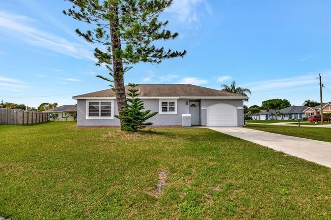Building Photo - 2502 SE Caladium Ct