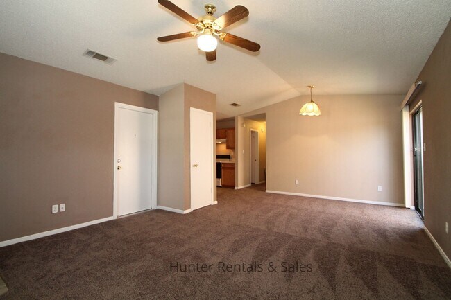 Photo - Delightful Duplex!