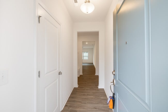 Photo - 3 br townhome Walking Distance to Downtown...