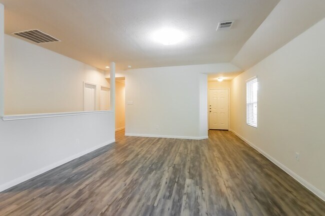 Photo - 9906 Piave Drive