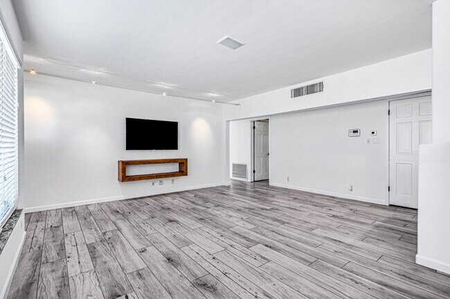 Photo - Now Leasing – Fully Updated Scottsdale Home!