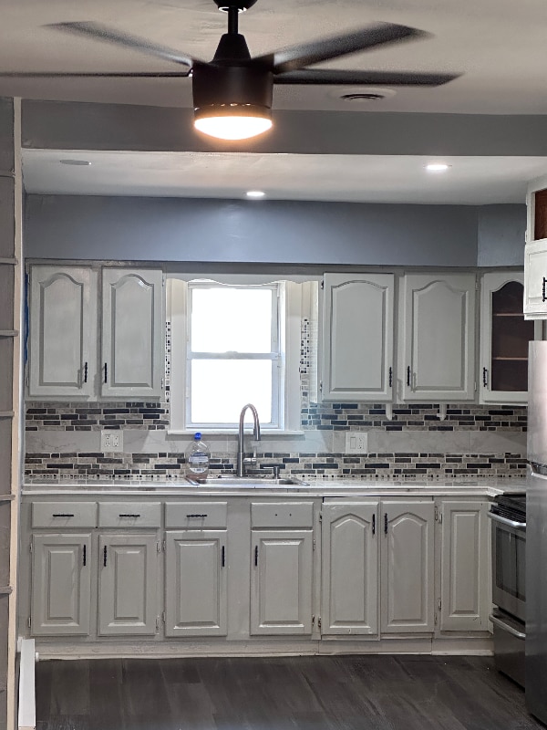 Photo - 4731 Meridian St