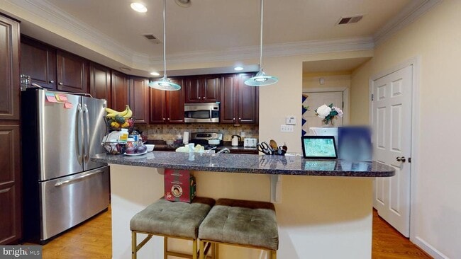 Photo - 5708 Callcott Way