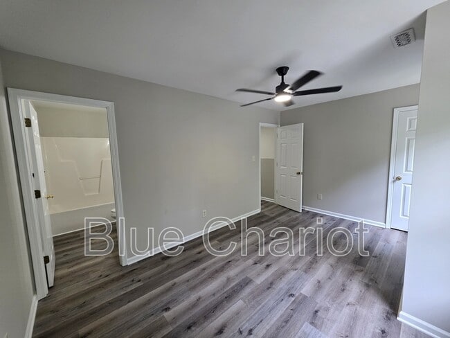 Photo - 704 Brye St