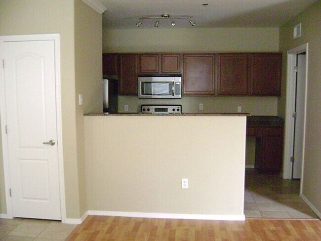 Cozy One Bedroom in Great Location