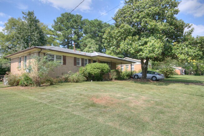 603 Austin Dr NW