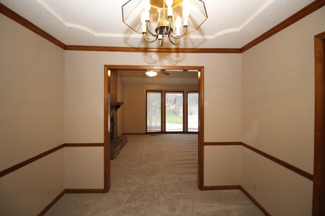 Photo - Huge 3 Bed 2.5 Bath home Overland Park