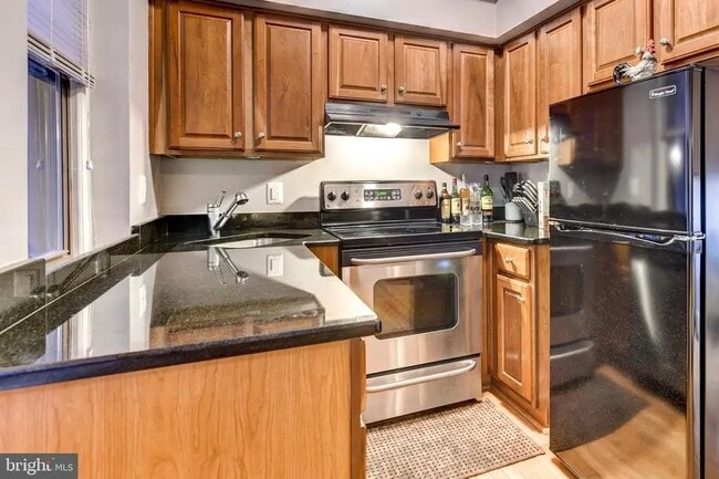 Photo - 1321 Fairmont St NW