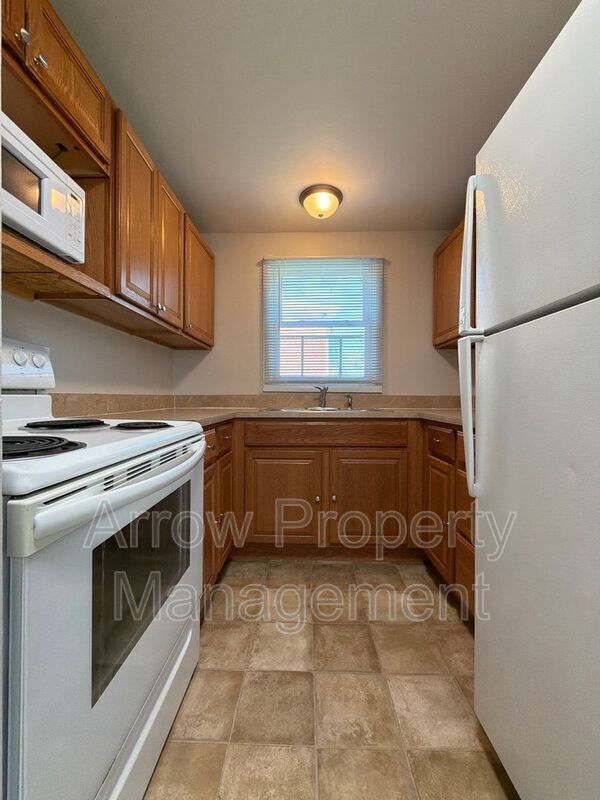 Photo - 5447 Benton St