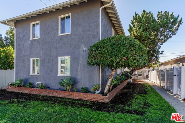 1812 W Glenoaks Blvd Unidad D