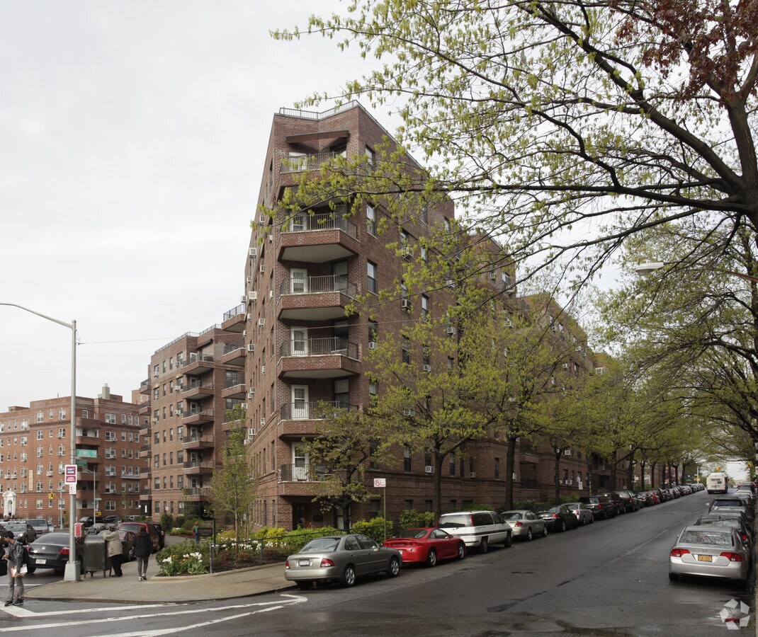 Photo - The Hyde Park Apartments