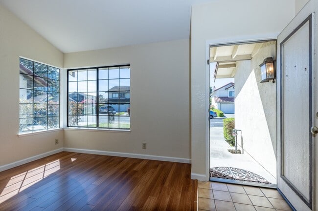 Photo - 4 bed/3 bath Single Family Home w/ large backyard!